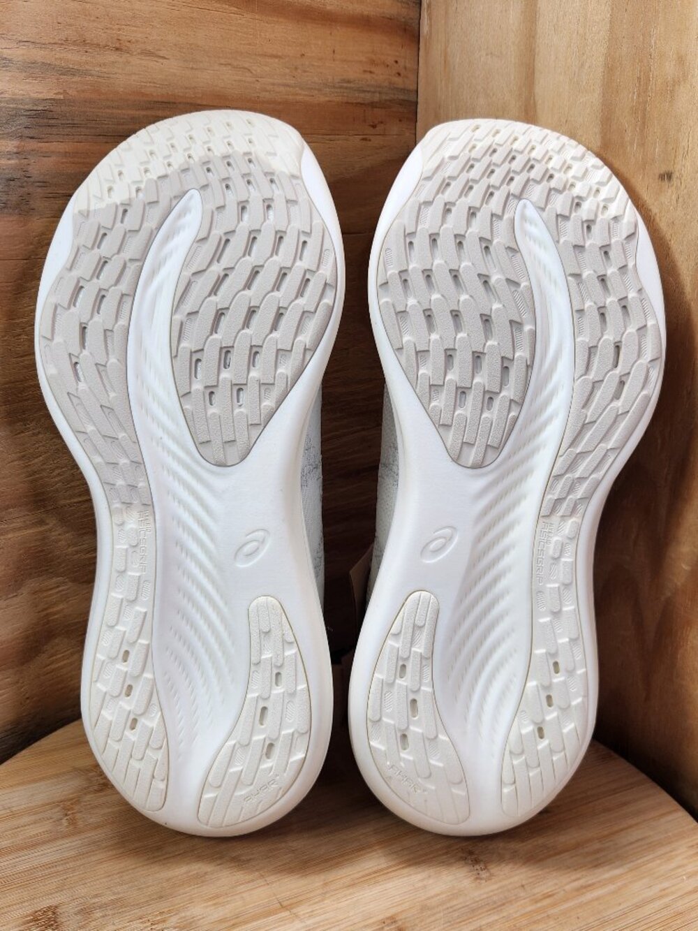 New Asics Nimbus Mirai Mens White Running Shoes Sneakers Size 10.5 - Picture 8 of 9